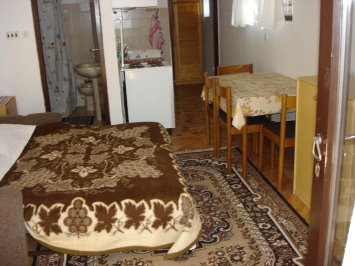 Apartments Vjera Krk Town Quarto foto