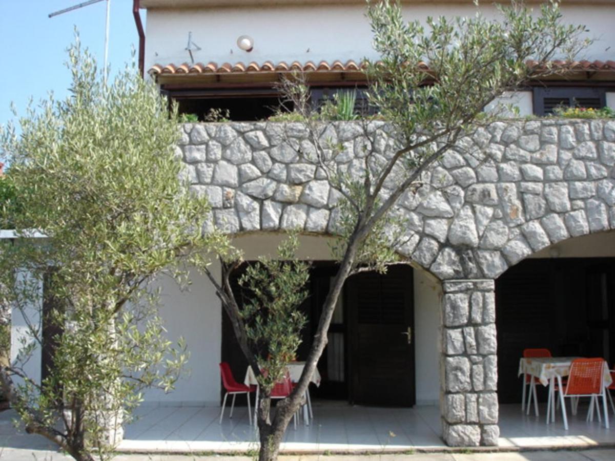 Apartments Vjera Krk Town Exterior foto